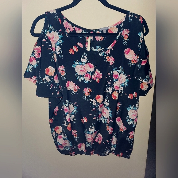 Floral Cold Shoulder Top - Picture 2 of 2